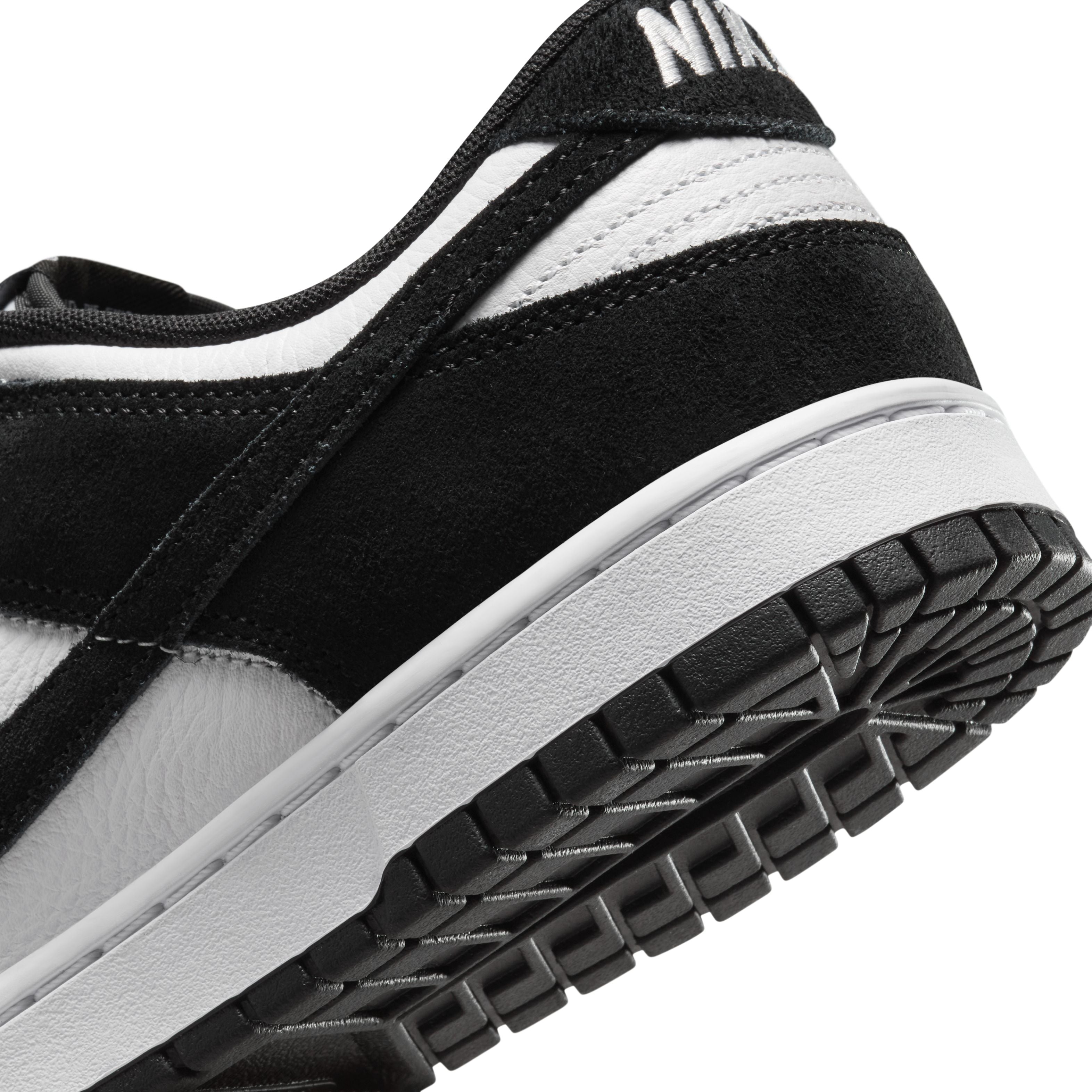 Dunk Low Retro SE