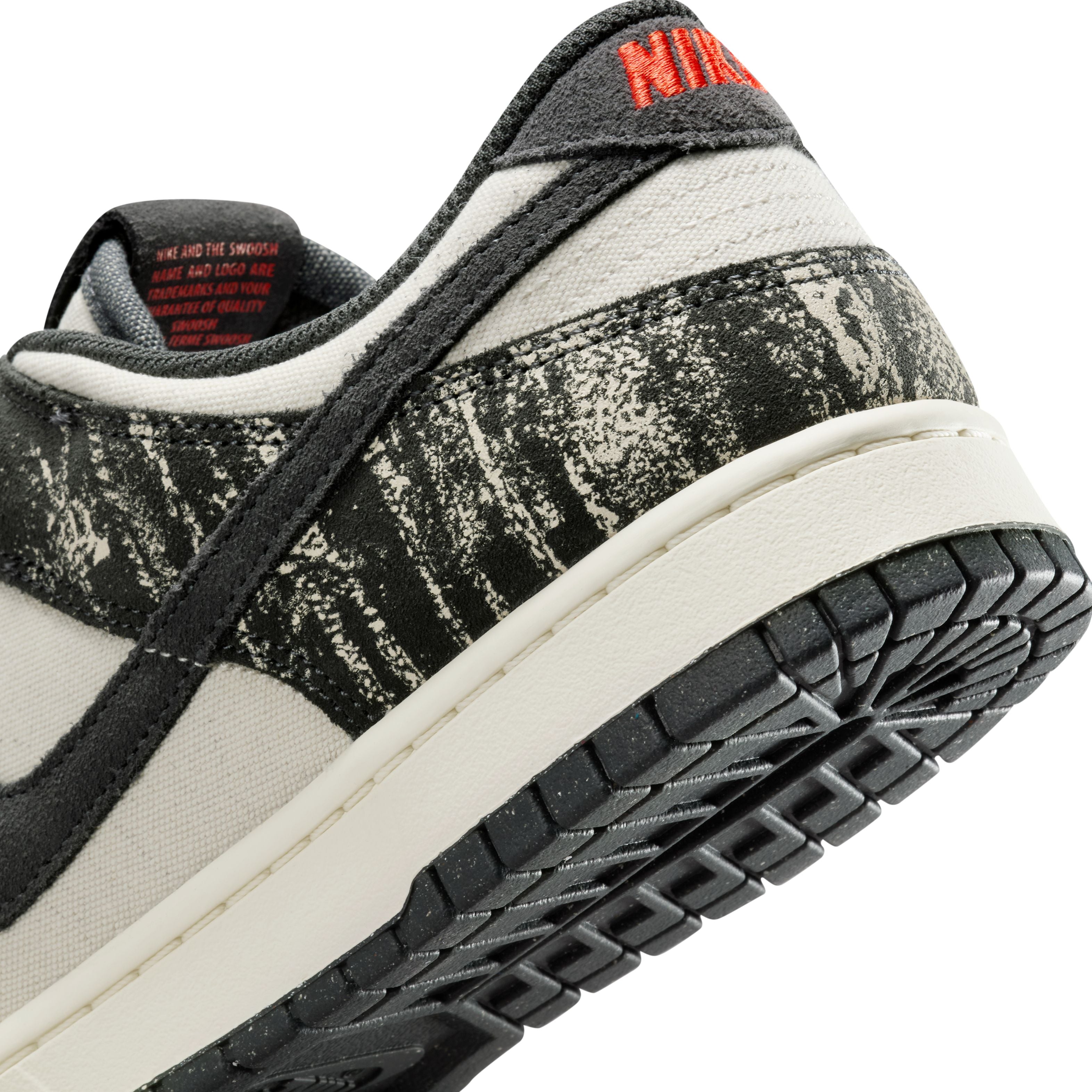 Dunk Low Retro SE