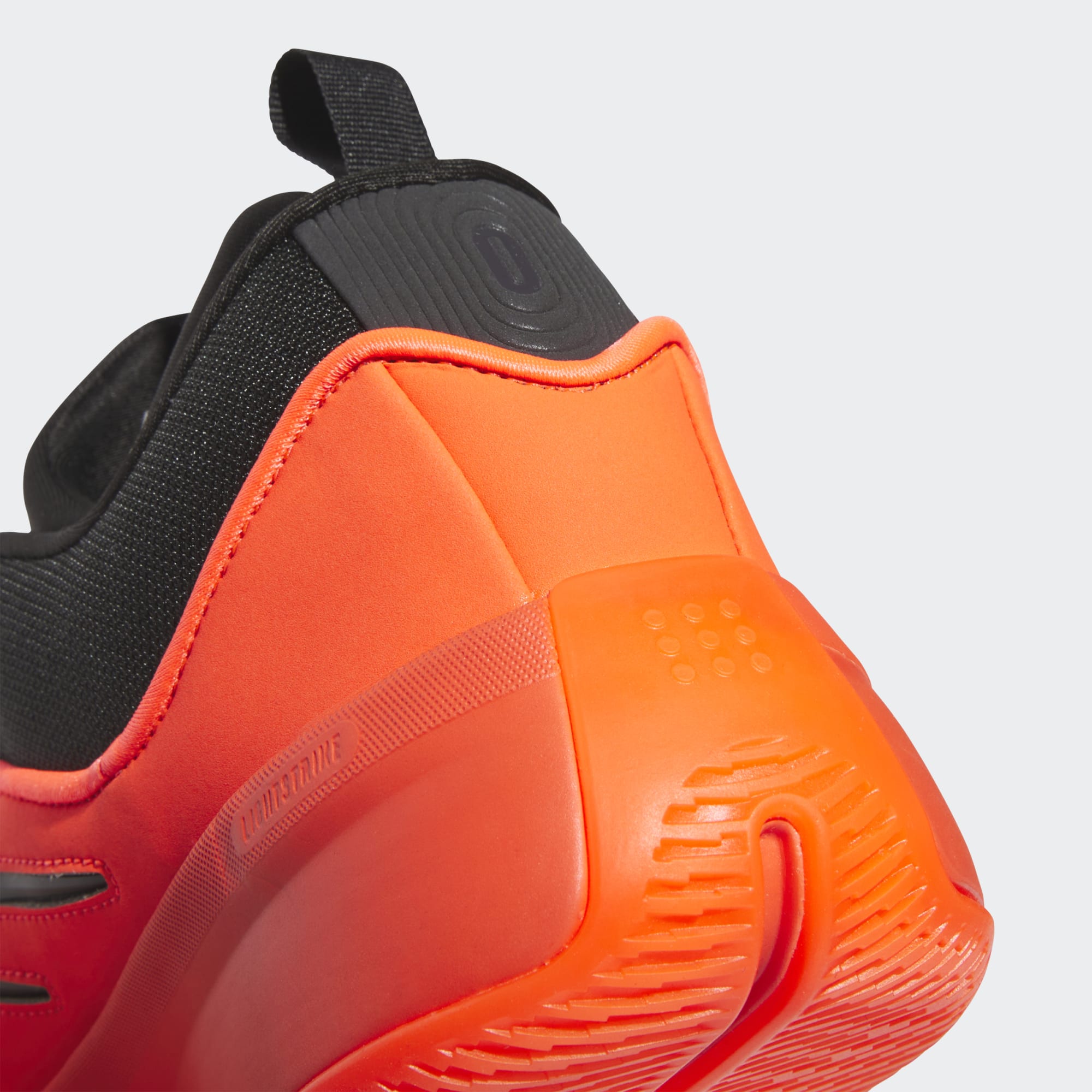 Dame 9 Low Trainers