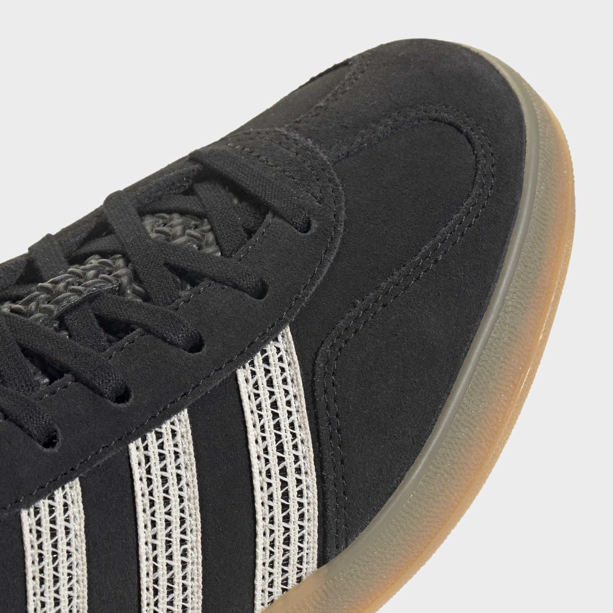 Gazelle Indoor
